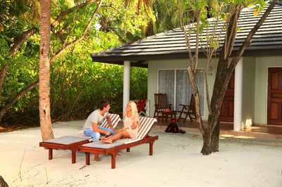 maldivi_sun_island_standard_beach_bungalov_vrt