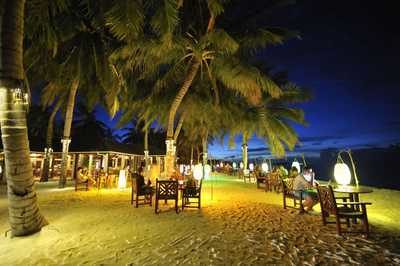 maldivi_sun_island_bar_na_plazi