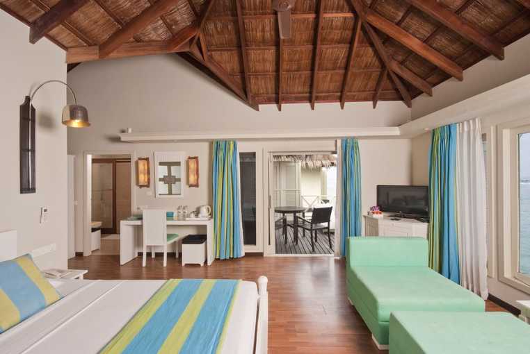 maldivi_chaaya_island_vodni_bungalov