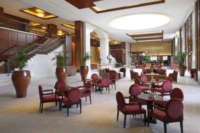 dubaj_hotel_ramada_jumeirah_atrium_cafe