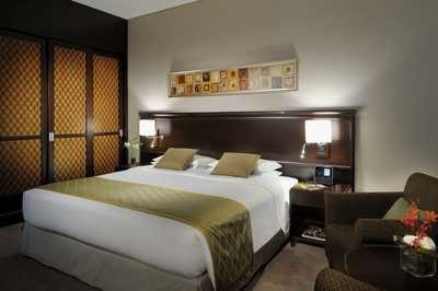 dubaj_hotel_ramada_jumeirah_superior_soba
